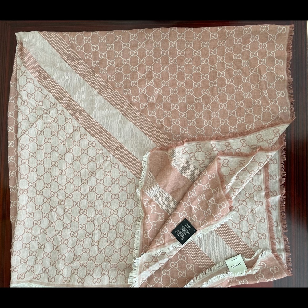 Gucci Women's Wool Silk Pink GG Guccissima…